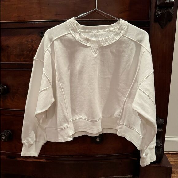 Free People Size S Love to layer in this soft cotton top classic crewneck - Picture 2 of 5